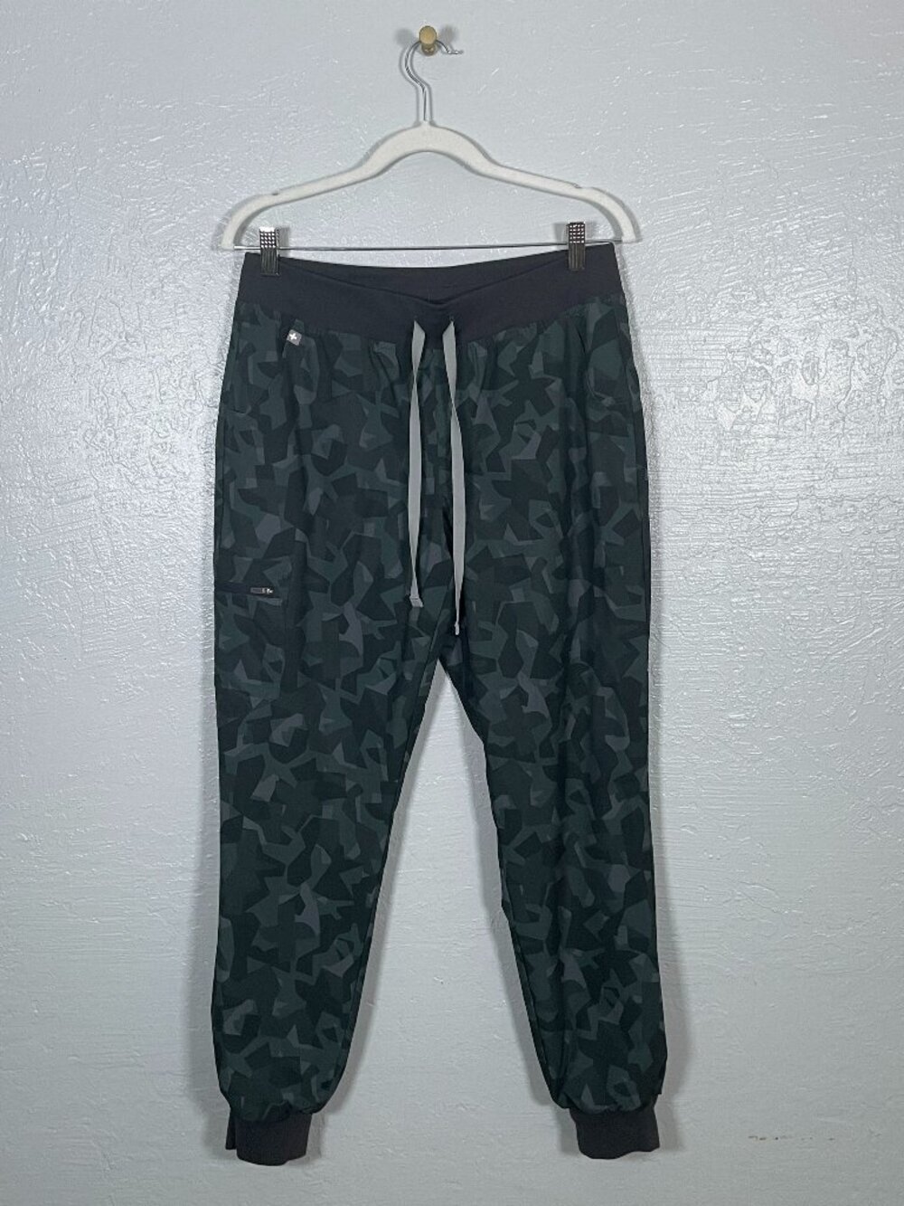 Figs Women M Black Gray Camo Technical Jogger Scrub Pants Cargo Lined Pockets